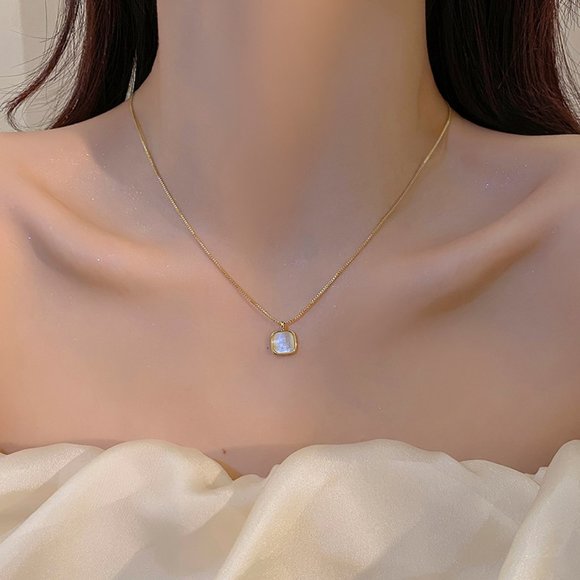 GOLICC Light Luxury Square Shell Necklace - Picture 9 of 9